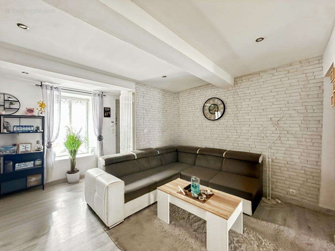 Maison à LES MAZURES