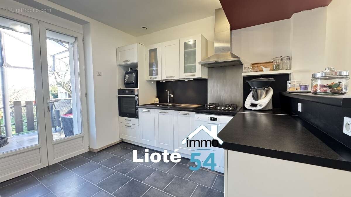 Maison à ROSIERES-AUX-SALINES