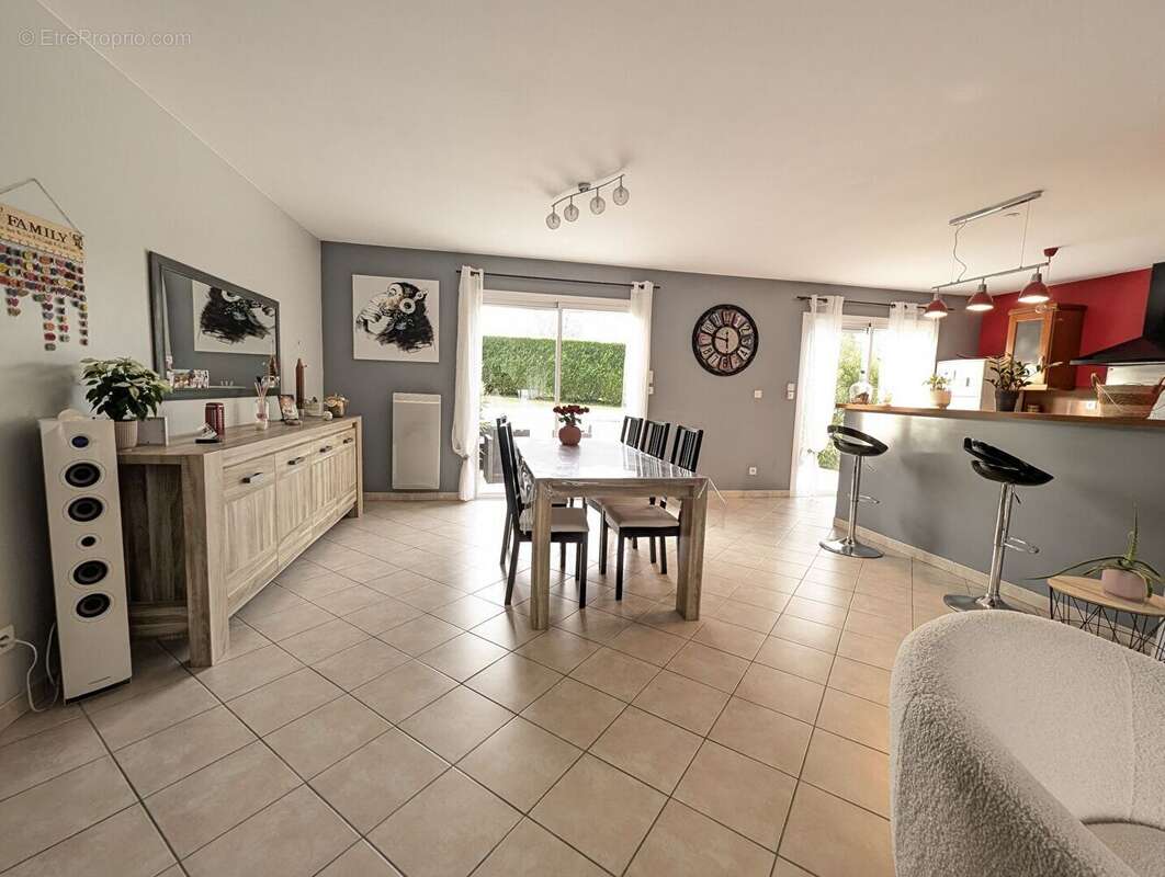 Maison à DOMPIERRE-SUR-CHARENTE