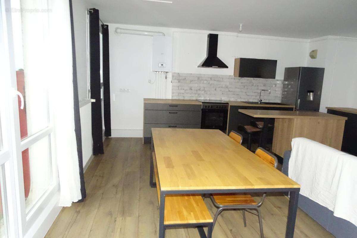 Appartement à FOUGERES