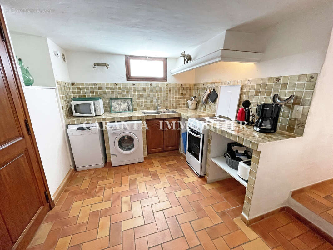 Vente Villa 9 pièces Ste Maxime avec garage et T3 indépendant. - photo 18