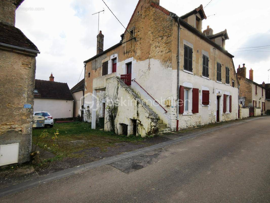 Maison à CORVOL-L'ORGUEILLEUX