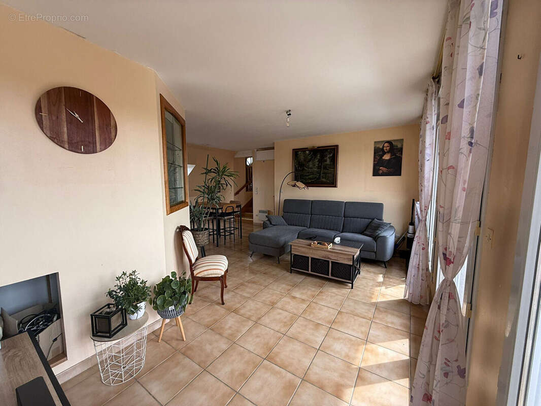 BETHUNE - Hyper centre-ville, appartement de type 3, 91m² au sol, 2 terrasses, garage - photo 2