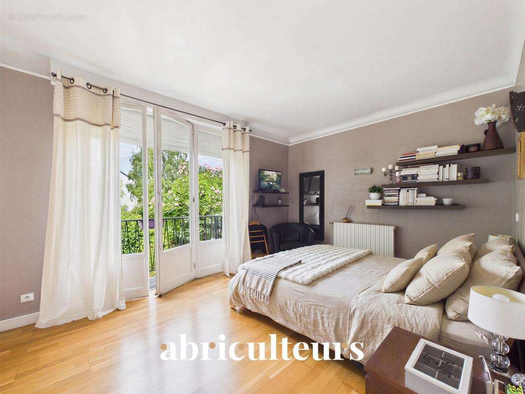 Maison familiale de 7 pièces avec jardin, garage, sous-sol  et grenier aménageable – Châtillon - photo 6