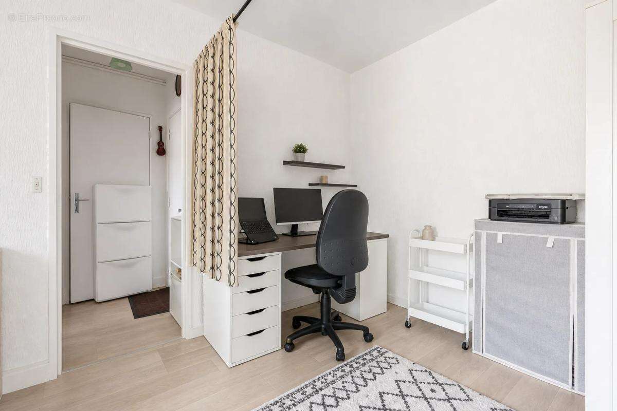 Bondy - T2 - 40 m² - cave, local vélo - Résidence sécurisée - photo 8