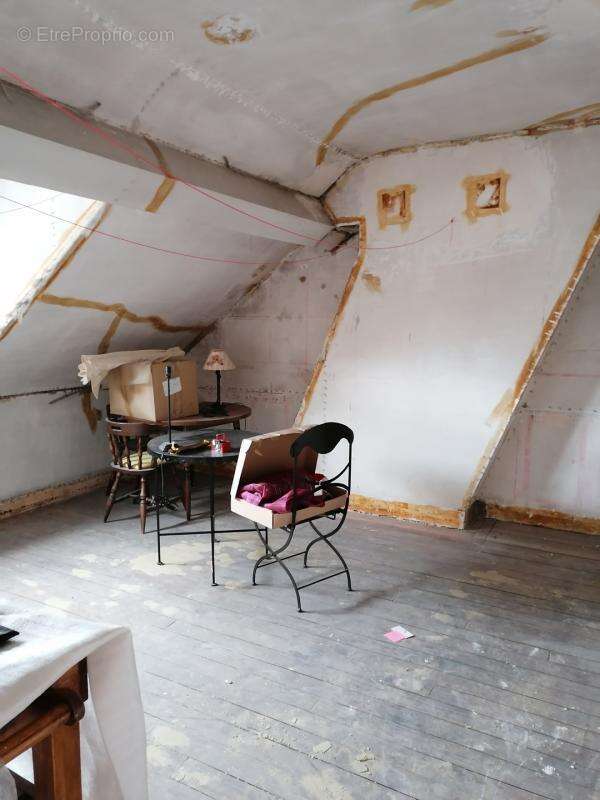 Commerce à SAINT-QUENTIN