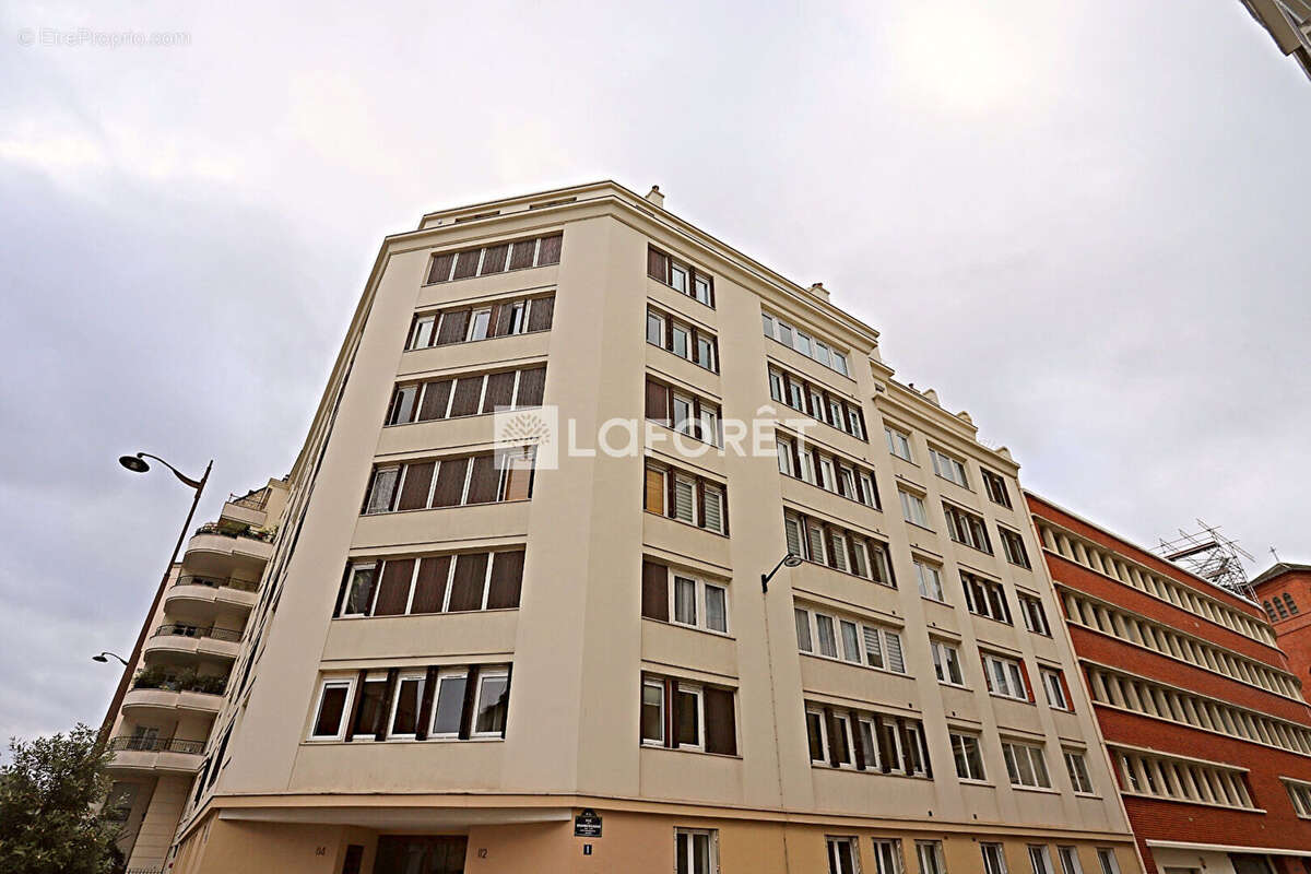 Appartement à PARIS-14E