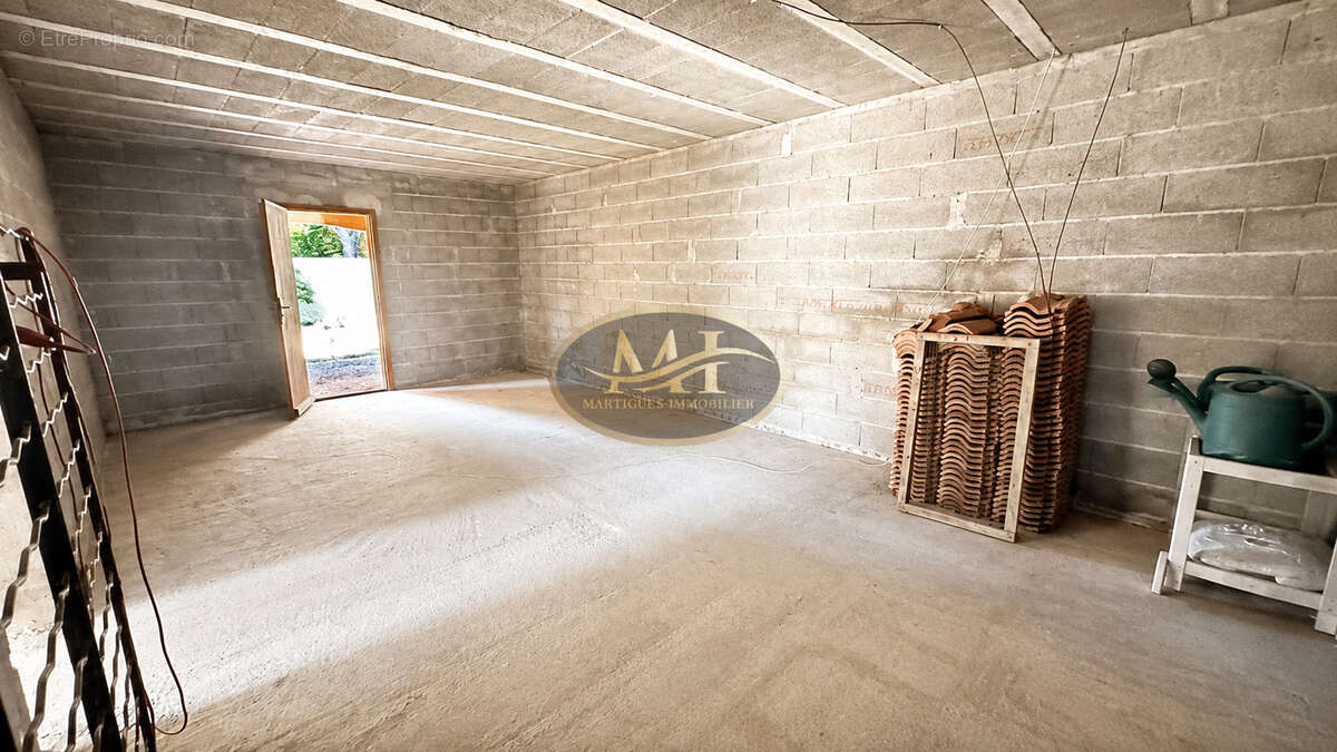 Maison 3 pièces vue mer - sous sol aménageable - Sausset les pins - photo 11