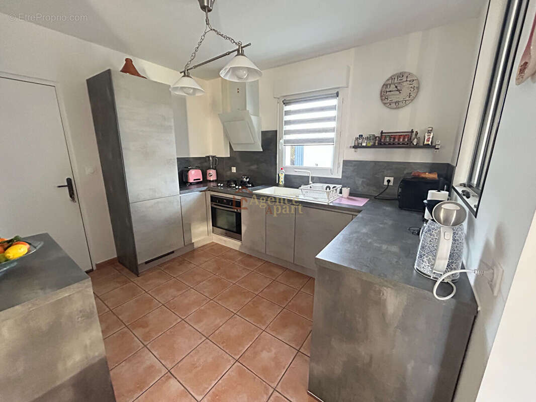 Maison à BELLENGREVILLE