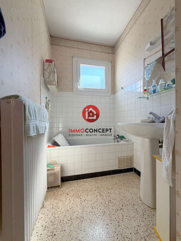 Maison 102 m² à Laudun-L'ardoise  - photo 5