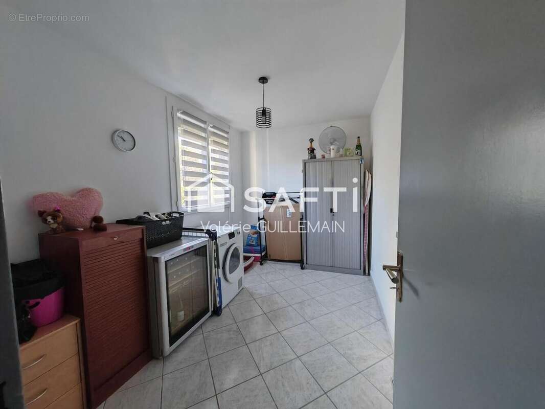 Appartement 79 m² à Istres  - photo 6