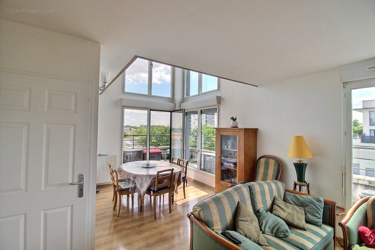 Appartement à ELANCOURT
