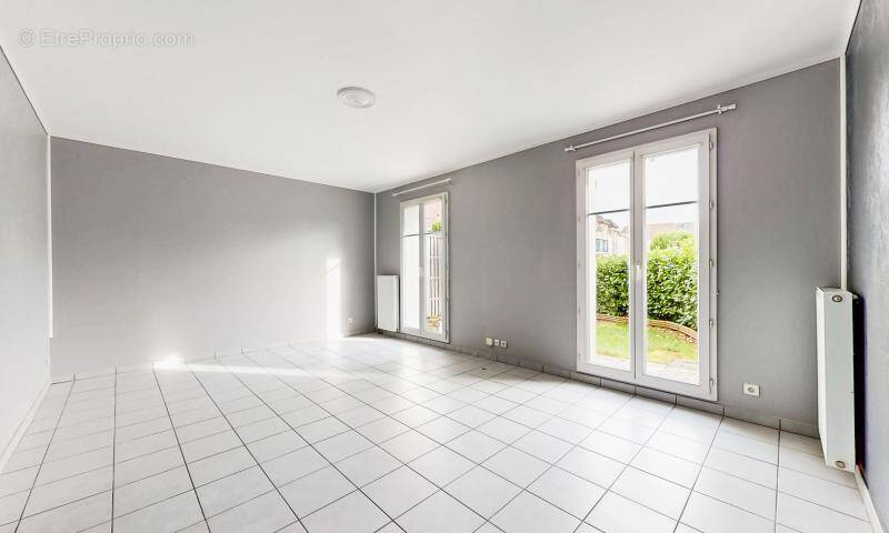 Maison à BAILLY-ROMAINVILLIERS