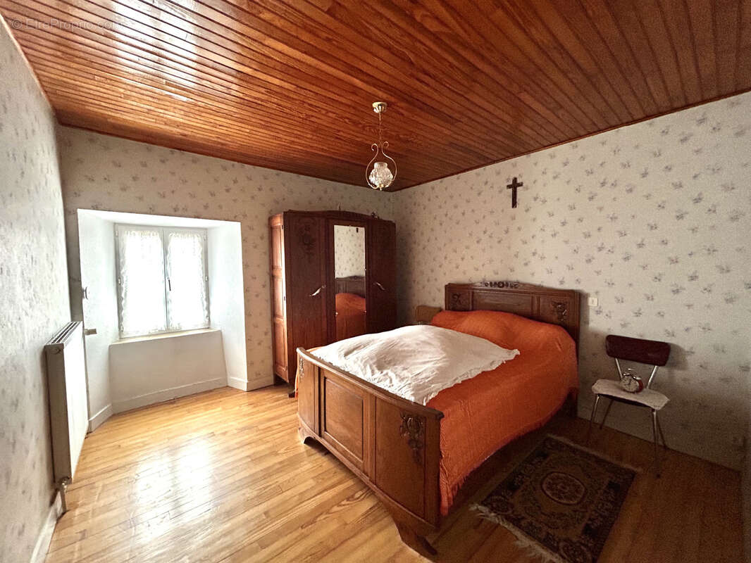 Maison à SAINT-ETIENNE-DU-VIGAN