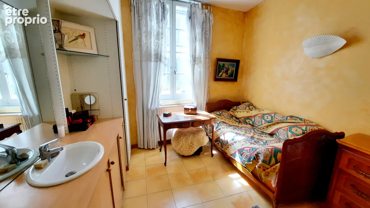 Immeuble de prestige à Saintes - photo 16