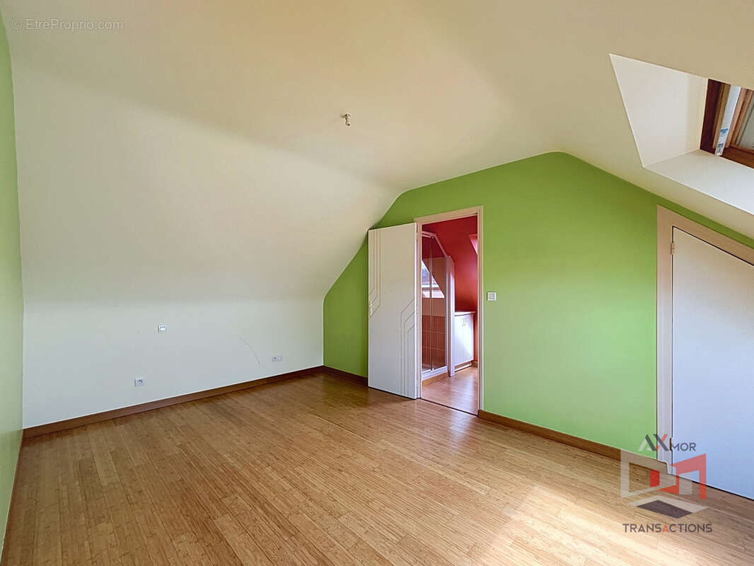 LANNION : Maison contemporaine avec grand jardin. - photo 12