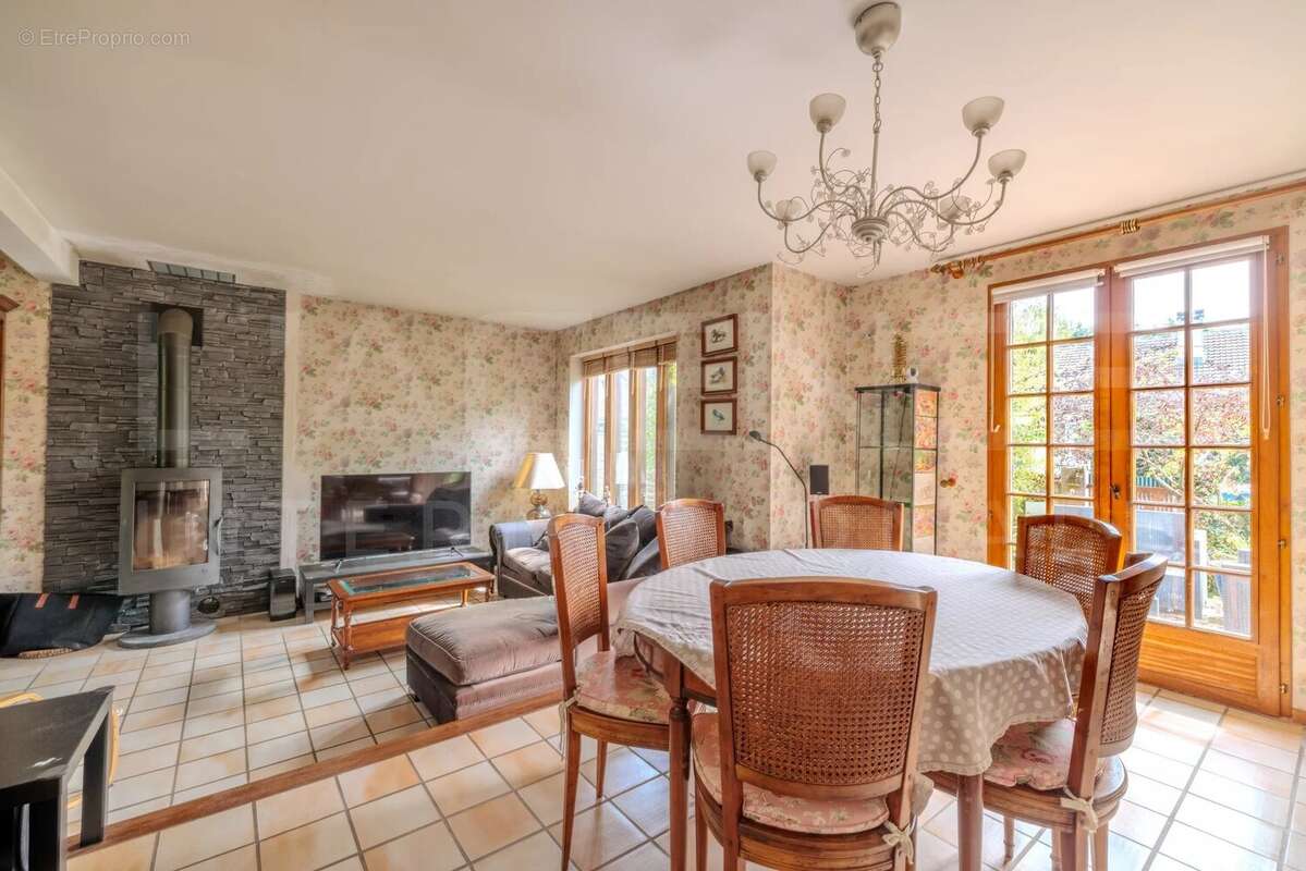 Maison à VILLEPREUX