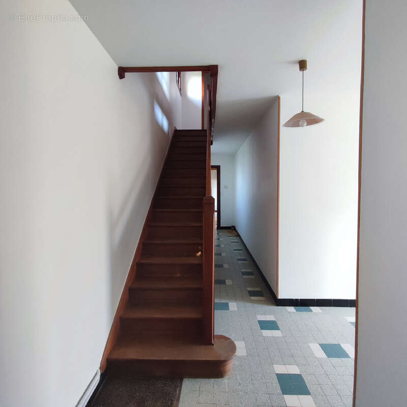 Maison à BRIZAMBOURG