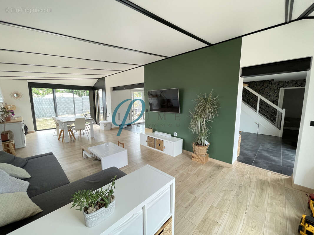 Maison 6 pièces 146 m2 - photo 2