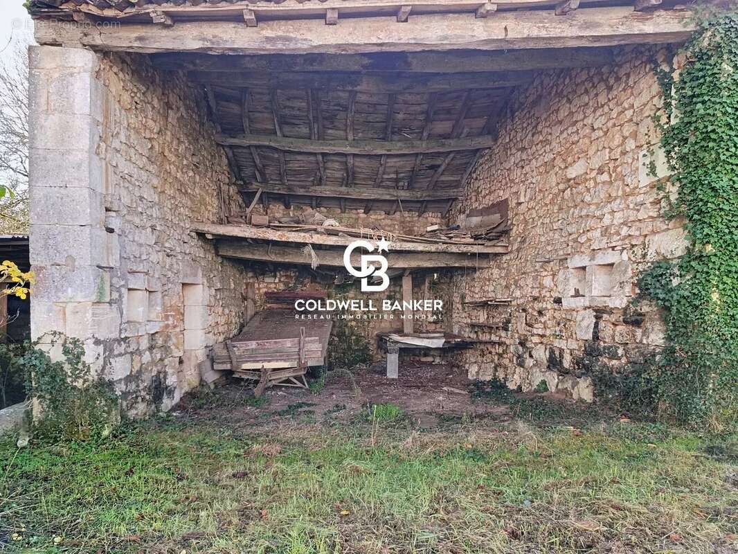 Maison à BUSSAC-SUR-CHARENTE
