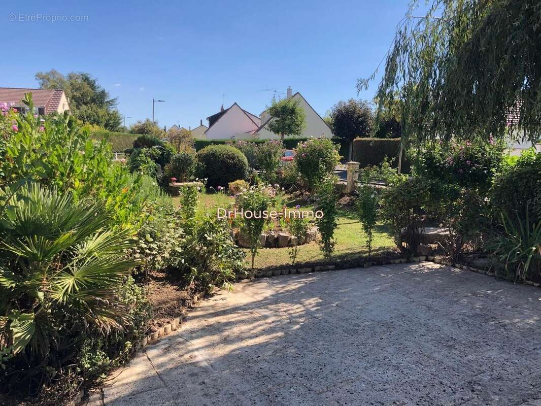 Maison à SAINT-PIERRE-DES-FLEURS