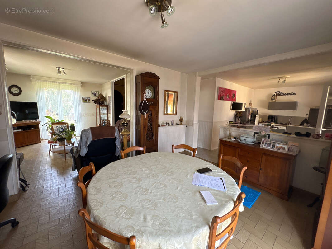 Maison familiale avec sous-sol complet et jardin clos, à deux pas du centre de Pluvigner - photo 5