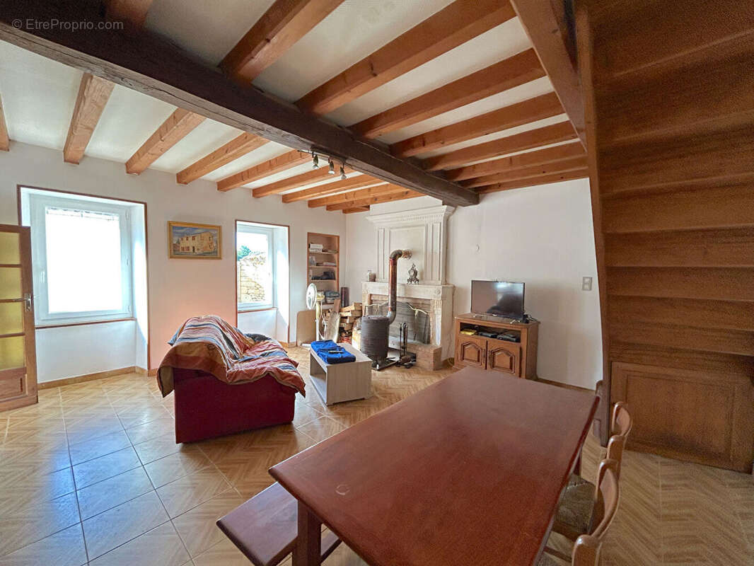 Maison à RIOUX