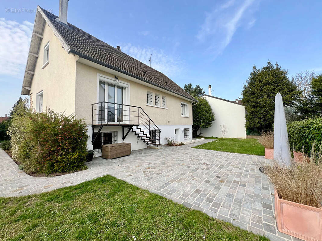 Maison à CONFLANS-SAINTE-HONORINE