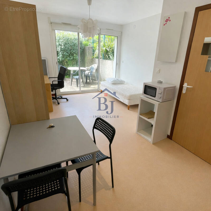 Studio lumineux avec grande terrasse - Centre ville - photo 2