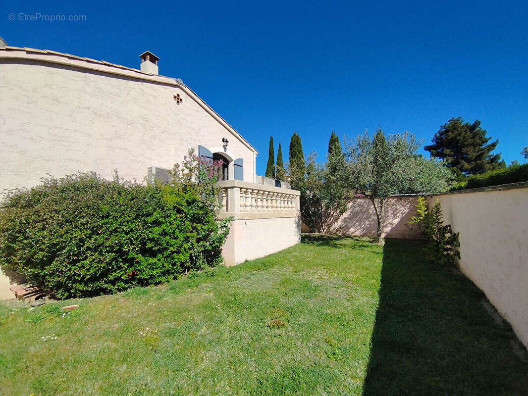 Maison à LES ANGLES