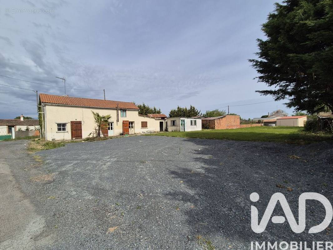 Photo 1 - Maison à CERSAY