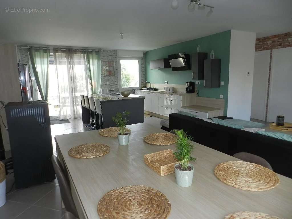 Maison à SAINT-PIERRE-SUR-DIVES