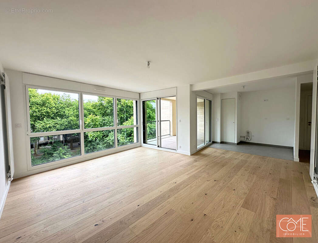 Grand type 3 neuf de standing - 12m² de terrasse - parking - vue canal de l'ille - anatole france - rennes - photo 5