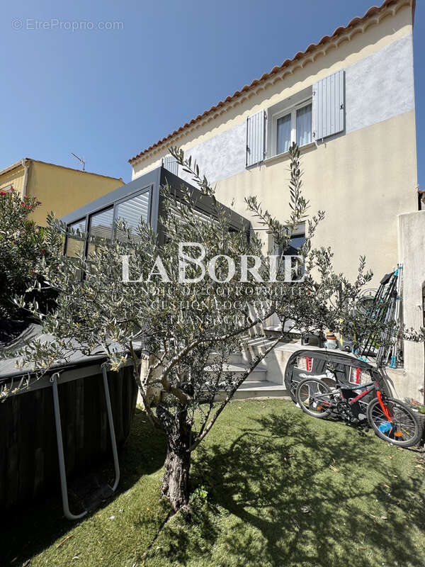 Maison à LE PONTET