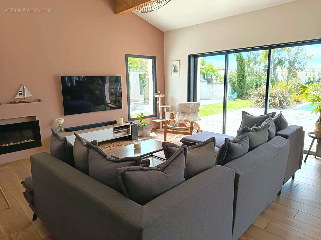 Secteur Clape Superbe Villa neuve de 206m2 sur 1365 m2 de terrain à vendre 697000 €. - photo 8