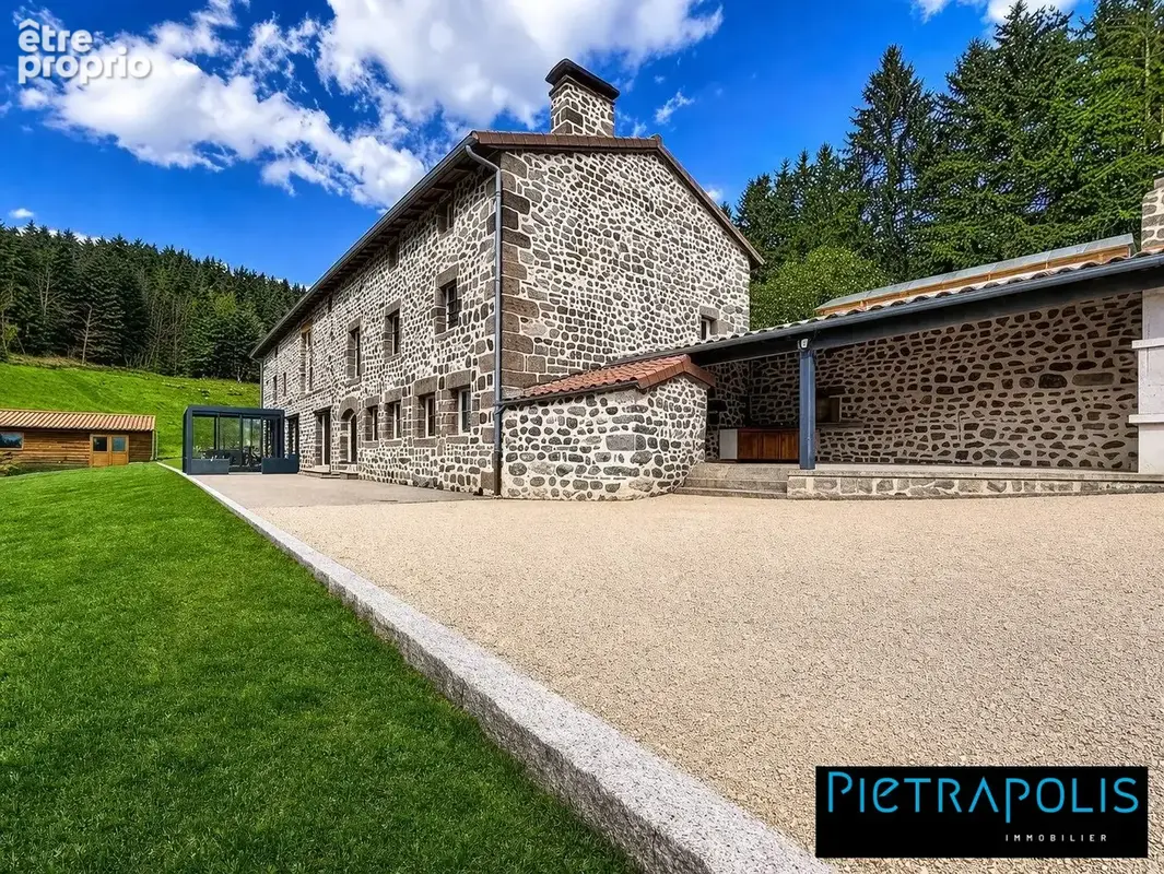 Maison 408 m² à Le Puy-En-Velay  - photo 2