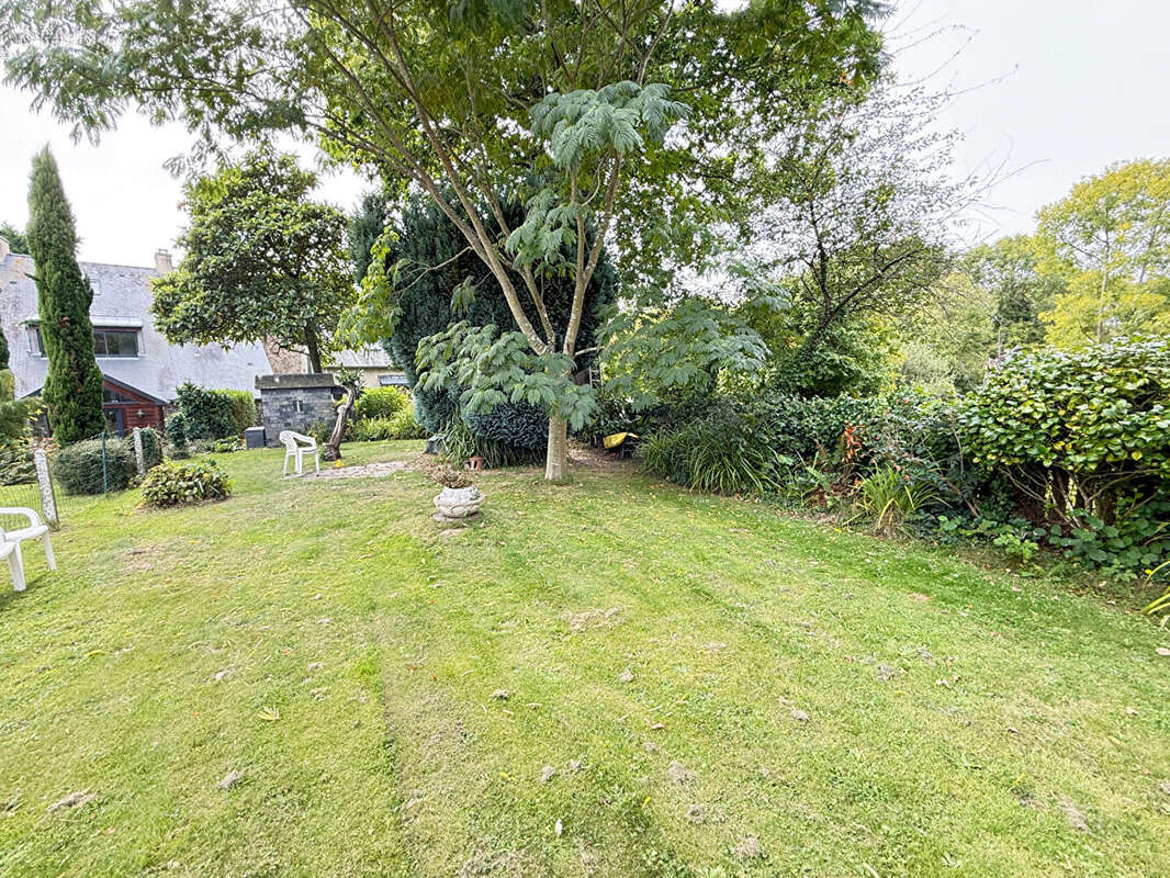 Maison à LANGROLAY-SUR-RANCE