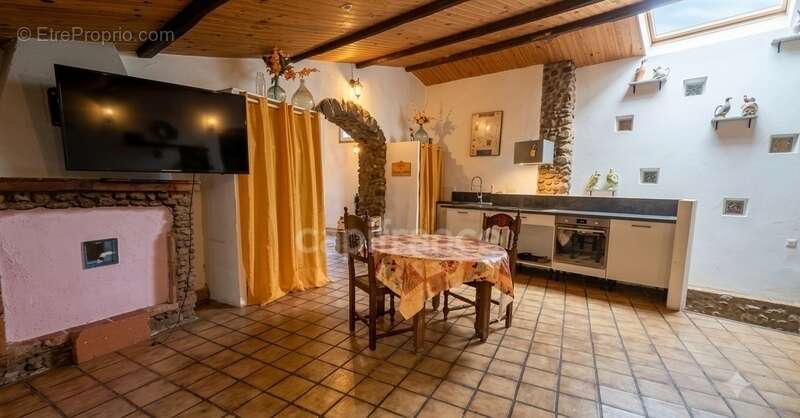 À vendre le boulou(66) Maison T8 en pierre de 190 m² – 5 chambres – Appartement indépendant – Proche Espagne – Un potentiel exce - photo 3