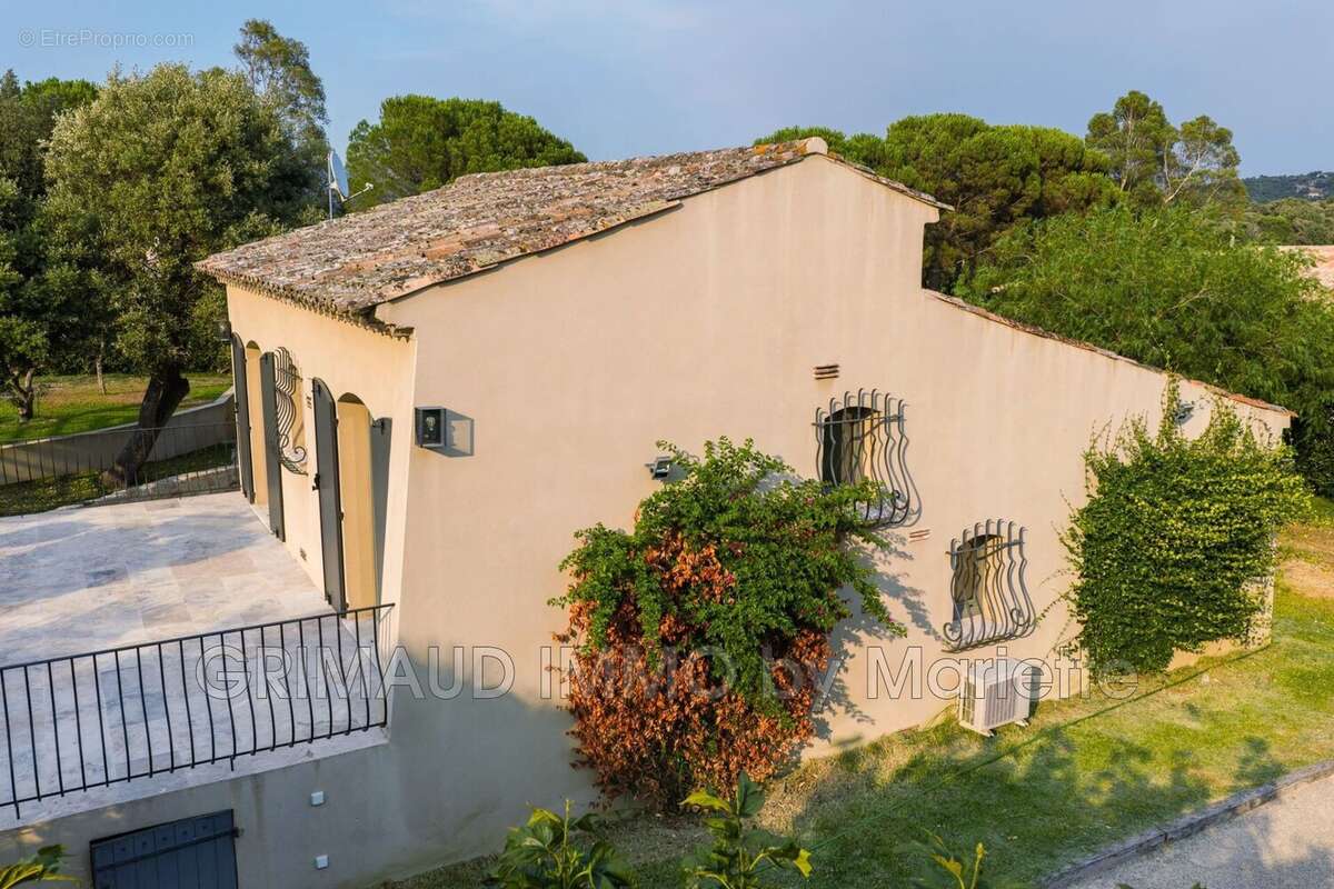 Maison à Plan-De-La-Tour  - photo 3