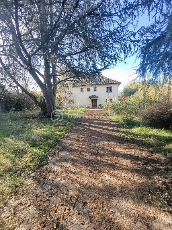 Maison à CHARNECLES