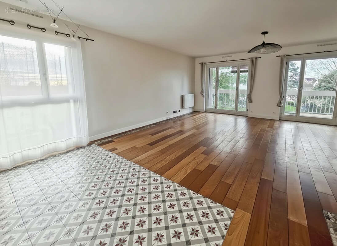 Appartement à VERRIERES-LE-BUISSON