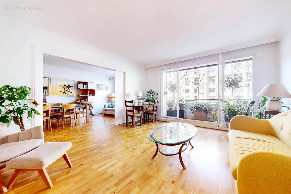Appartement à PARIS-7E