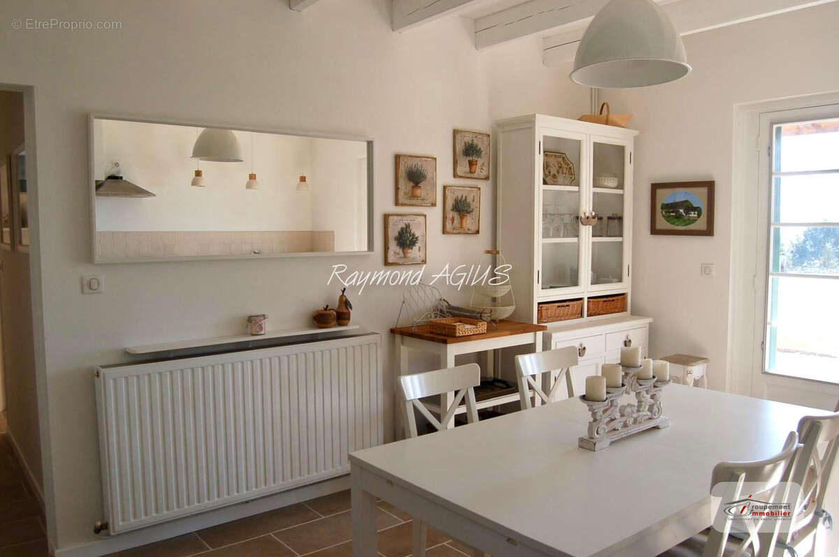 Maison à SAINT-EMILION