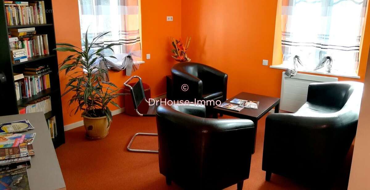 Commerce à CONTREXEVILLE