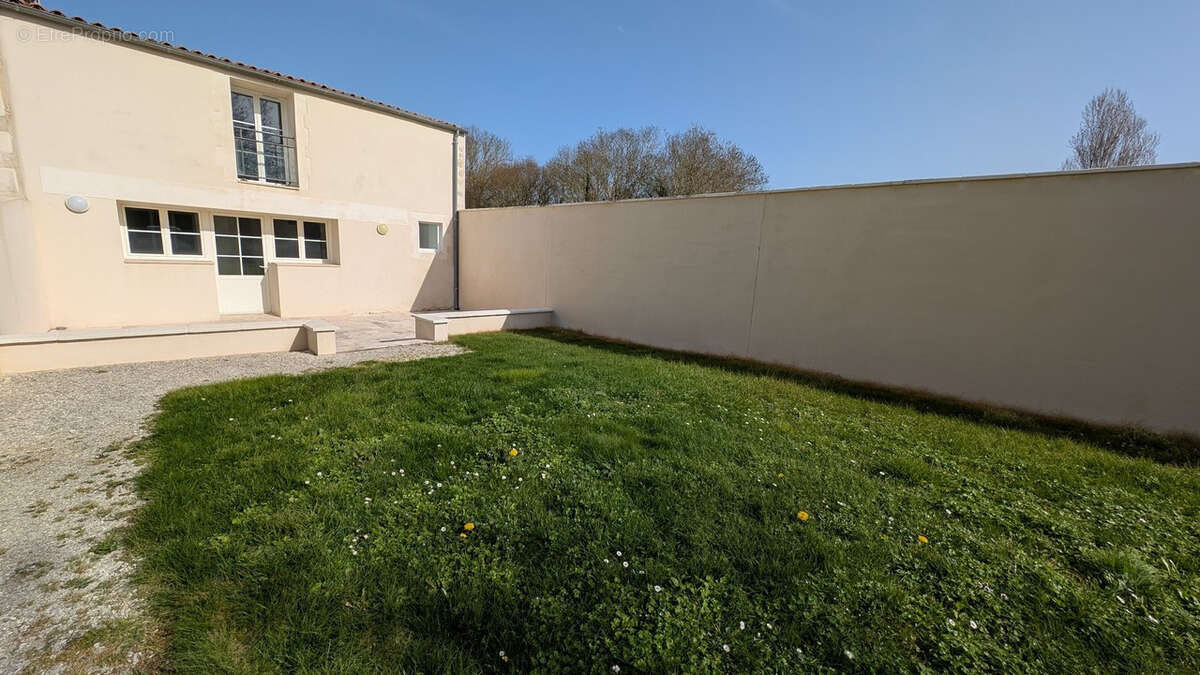 Maison à SAINTE-SOULLE