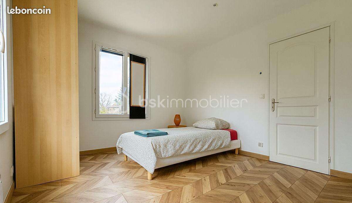 Maison à LE THILLAY