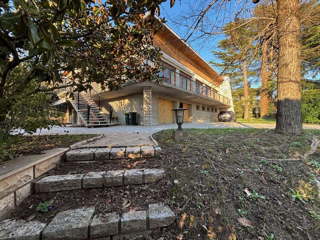 Maison à LE PEAGE-DE-ROUSSILLON