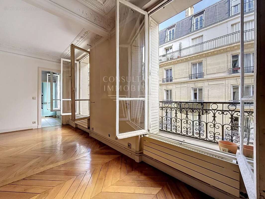 Appartement à PARIS-17E
