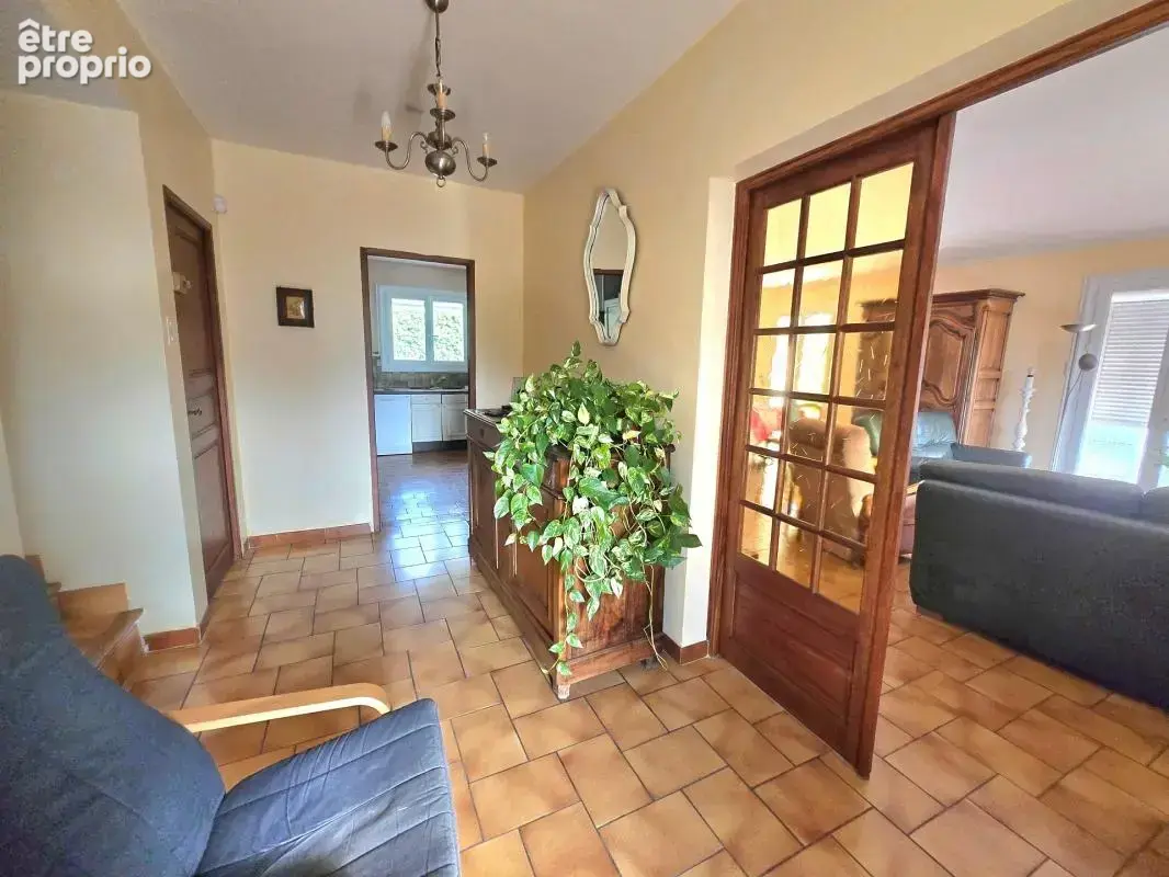 Maison familiale 127 m² avec piscine & grand terrain à Fos-sur-Mer – 4 Ch, Garage & Véranda - photo 5