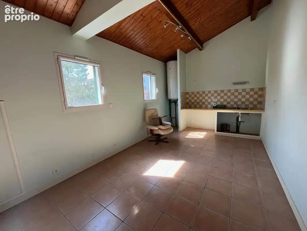 Local commercial  97 m2 + habitation 50 m2 - photo 9